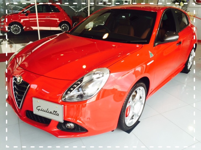 展示車　Giulietta QV R