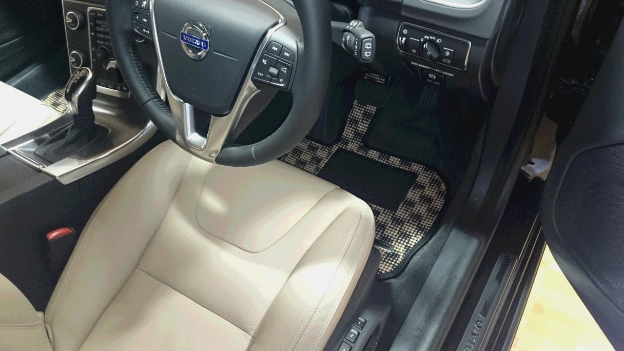 おしゃれは足元から Volvo Cars 前橋 おしゃれは足元から Volvo Cars 前橋