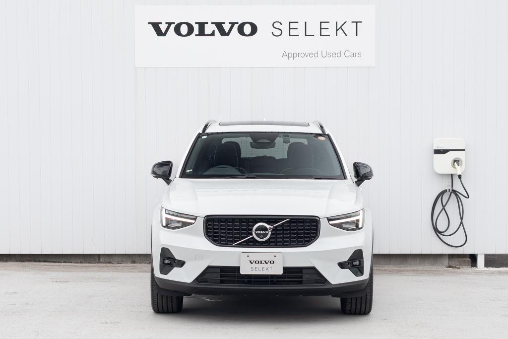 XC40 Ultra B4 AWD Dark Edition 認定中古車