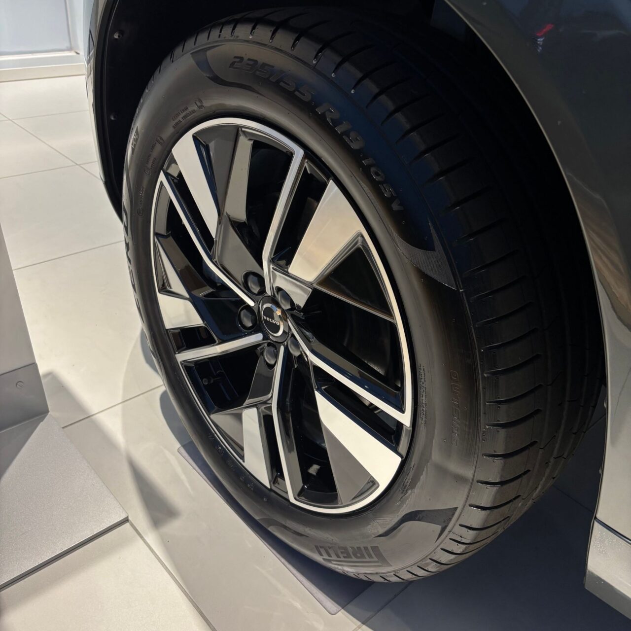 XC60 Ultra B5 AWD 展示車
