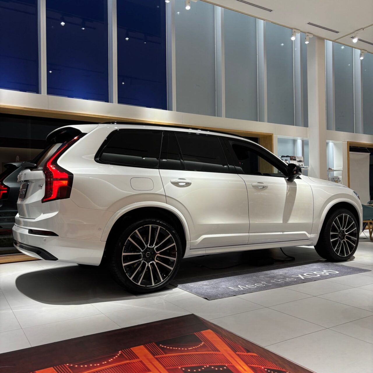 XC90 Ultra T8 AWD Plug-in Hybrid 展示車